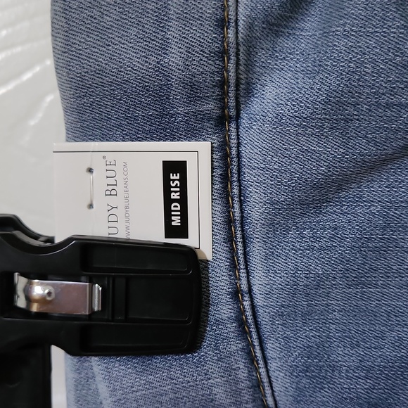 Judy Blue Skinny Fit Mid Rise 14w Nwt** - Picture 5 of 7